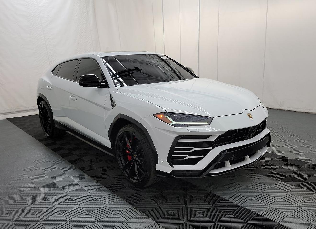 Lamborghini Urus 2019 купить из США, Топ комплектация - АвтоКаргоТрейд  Беларусь