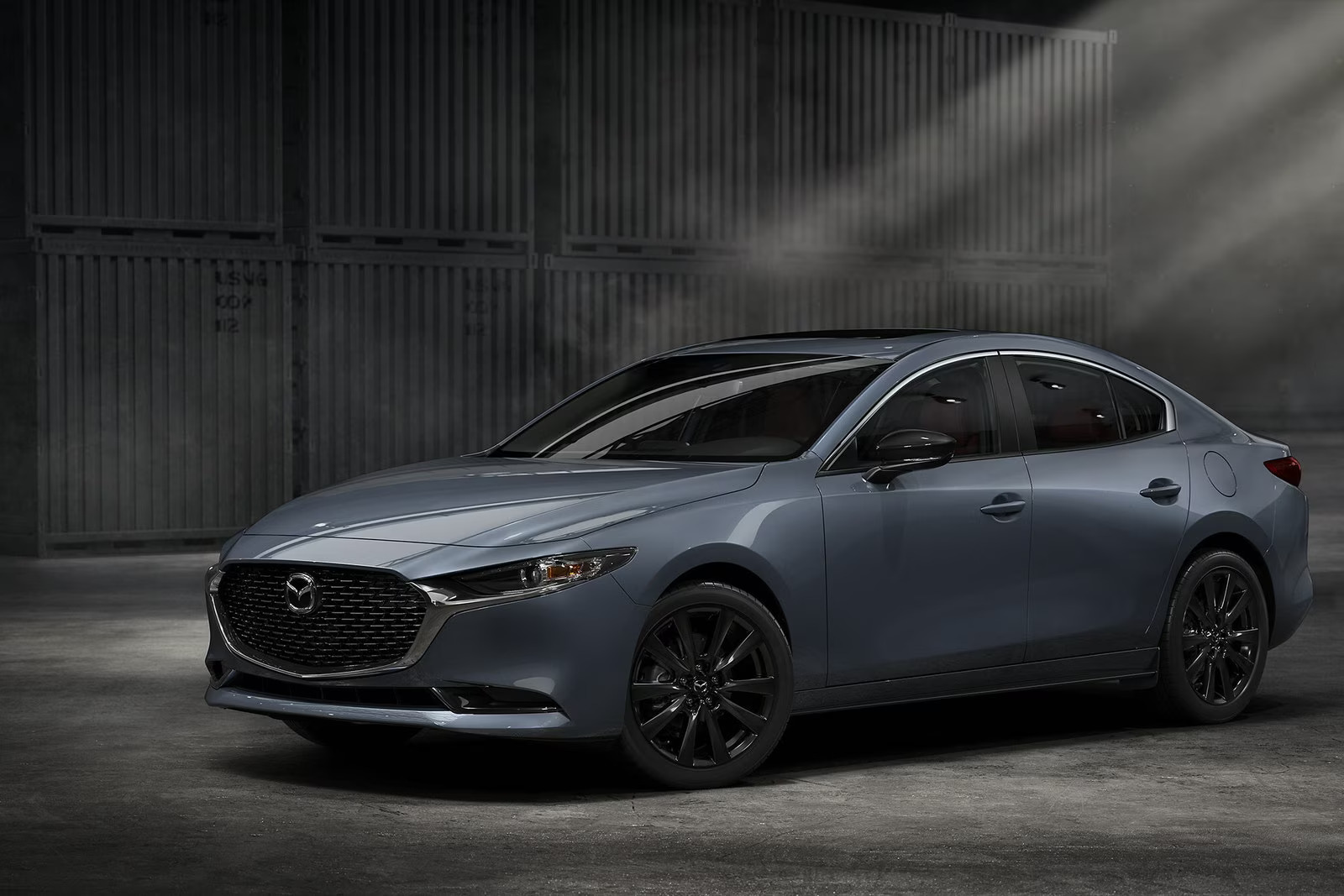 Первый взгляд на Mazda 3 2024 года сочетание новых функций и